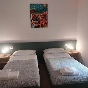 111 Apartament